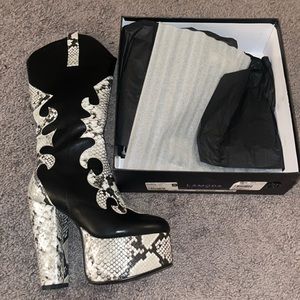 LA MODA Snakeskin Platform Knee Highs